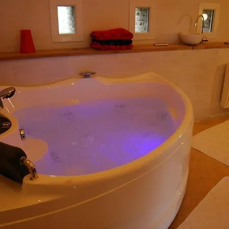 Holiday home Des Chambauds - Allier - Auvergne -12 Pers *