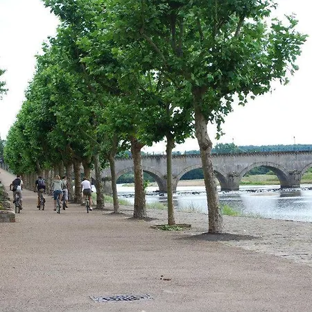Des Chambauds - Allier - Auvergne -12 Pers בית נופש